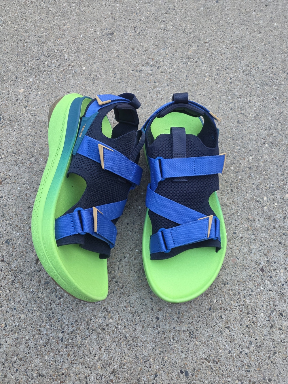Teva Men's Aventrail sandals Men Size 12